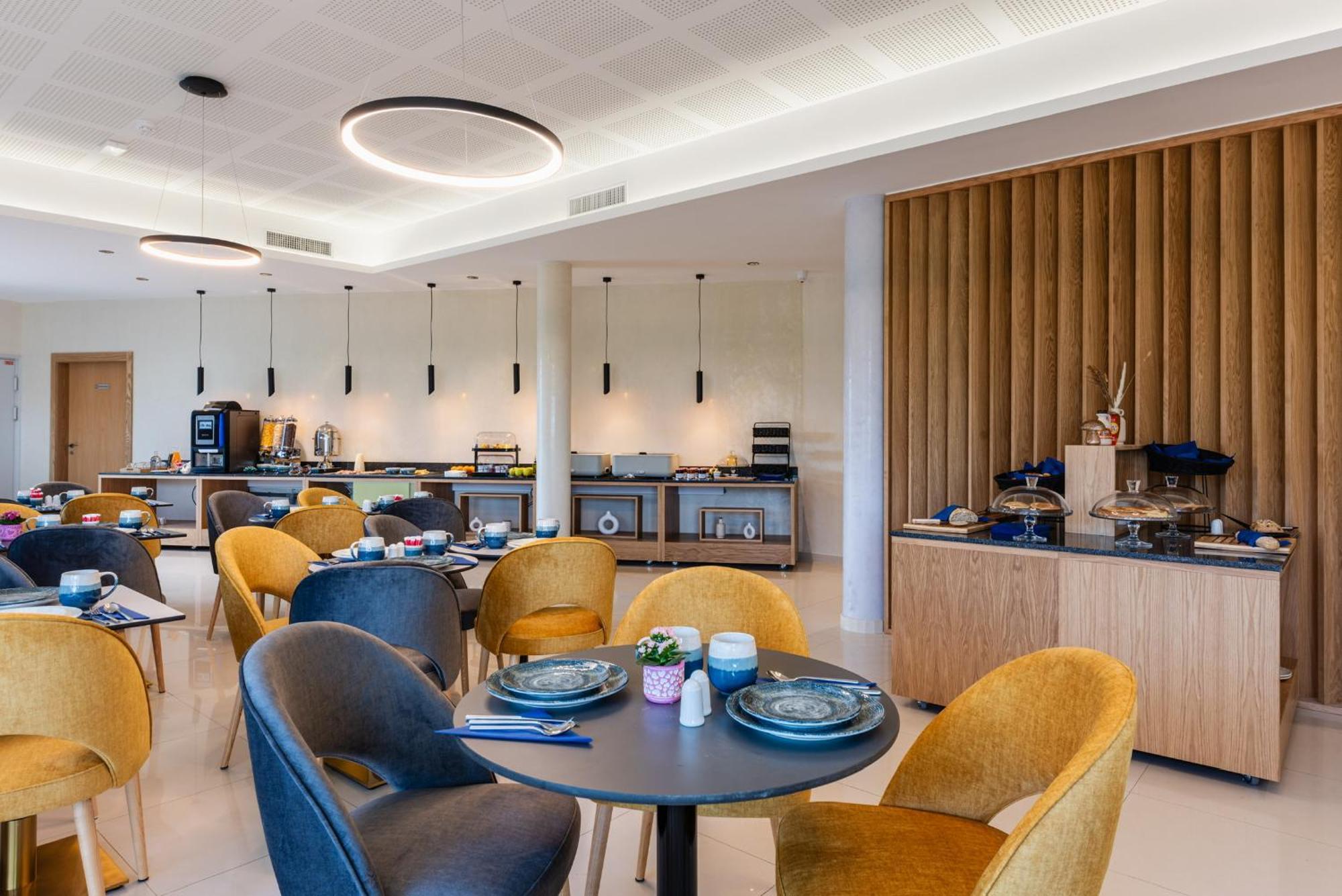 Brit Hotel Privilege Paris Rosny-Sous-Bois Exterior foto