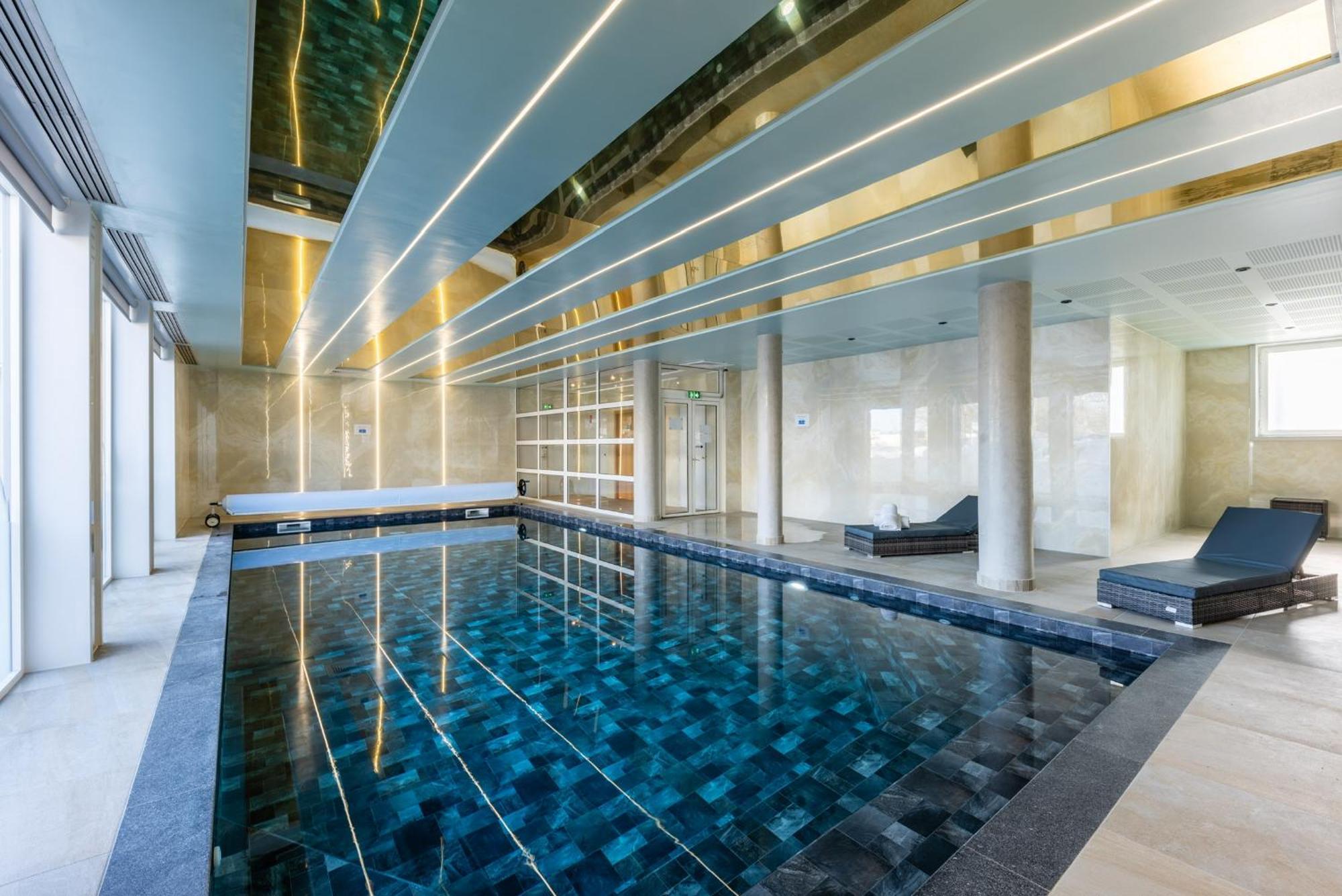 Brit Hotel Privilege Paris Rosny-Sous-Bois Exterior foto