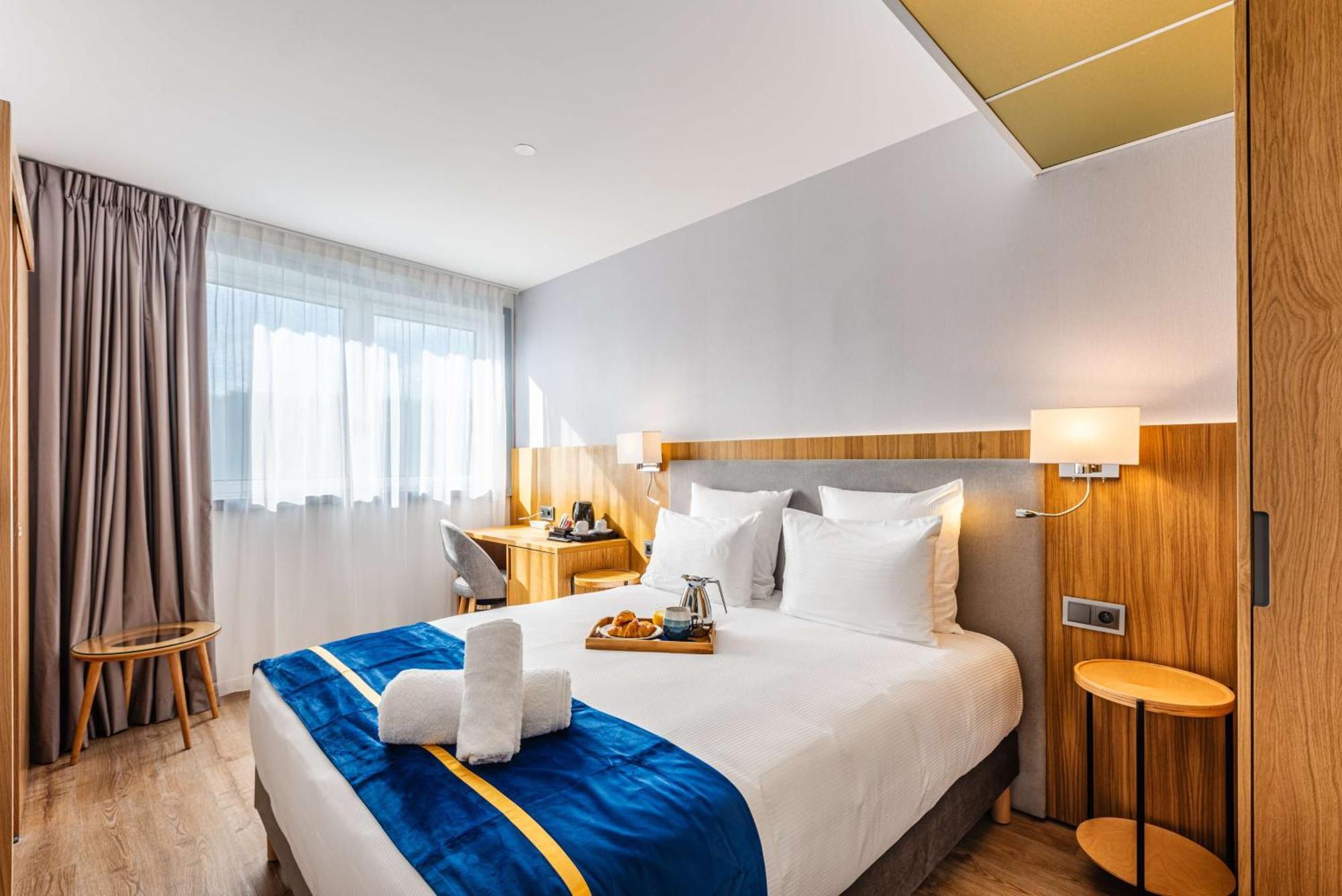Brit Hotel Privilege Paris Rosny-Sous-Bois Exterior foto